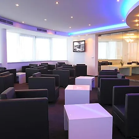 Tempus Club Garni Отель Братислава