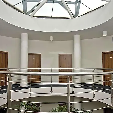 Tempus Club Garni 3* Братислава