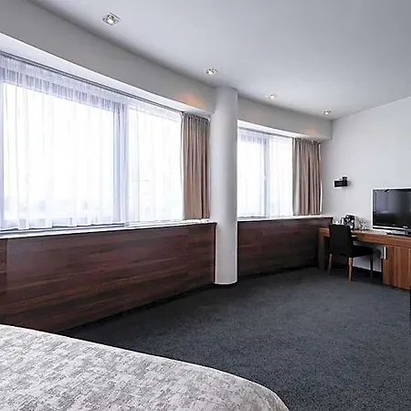 Tempus Club Garni Отель Братислава